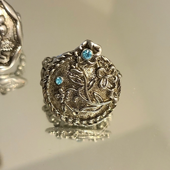 2 Stretch Statement Rings - Picture 2 of 4